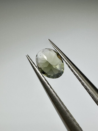 Turmalin fasetowany zielony owal 5 x 4 mm