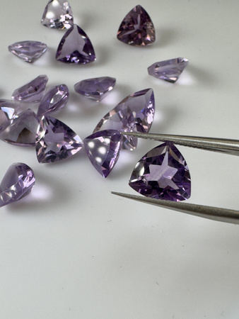 Ametyst naturalny fasetowany trylion 9x9 mm