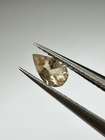 Turmalin fasetowany żółty gruszka 5 x 3 mm