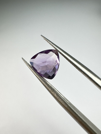 Ametyst naturalny fasetowany trylion 8x8 mm