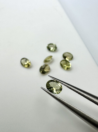 Turmalin fasetowany zielony owal 4x3 mm