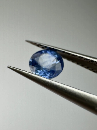Szafir niebieski naturalny fasetowany okrągły fi 4,45 mm