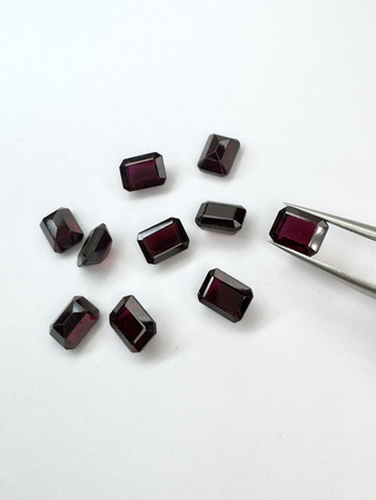 Granat rodolit  naturalny fasetowany oktagon 8x6 mm