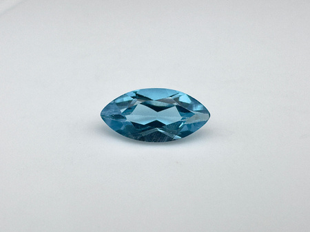 Topaz niebieski markiza fasetowany 8x4 mm