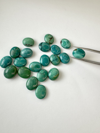 Turkus naturalny kaboszon owal 12x10 mm