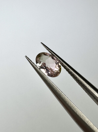 Turmalin fasetowany różowy owal 6x4 mm