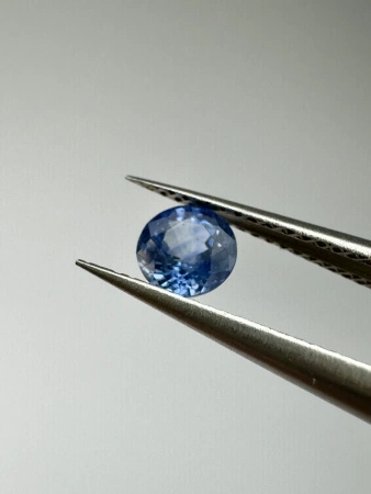 Szafir niebieski naturalny fasetowany okrągły fi 4,45 mm