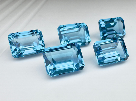 Topaz niebieski oktagon fasetowany 8x6 mm