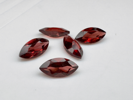 Granat rodolit markiza fasetowany 7x3.5 mm