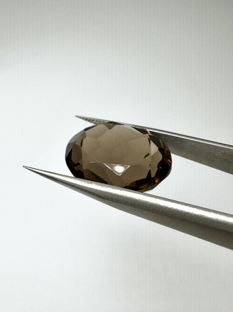 Kwarc dymny naturalny fasetowany owal 18 x 15 mm