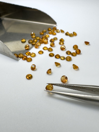 Cytryn naturalny fasetowany okrągły fi 3 mm niekalibrowane