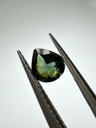 Turmalin fasetowany ciemny zielony gruszka 4,23 x 3,78 mm