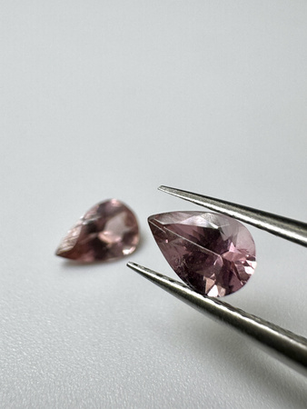 Turmalin fasetowany różowy gruszka 6x4 mm