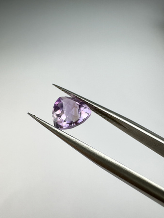 Ametyst naturalny fasetowany trylion 8x8 mm
