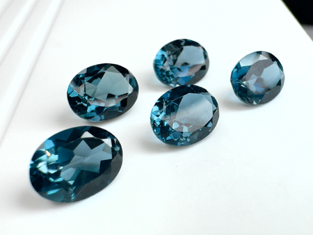Topaz london blue owal fasetowany 8x6 mm