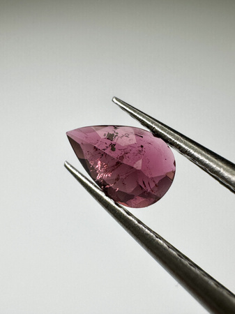 Turmalin fasetowany różowy gruszka 6x4 mm