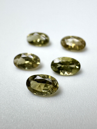 Turmalin fasetowany zielony owal 5 x 3 mm
