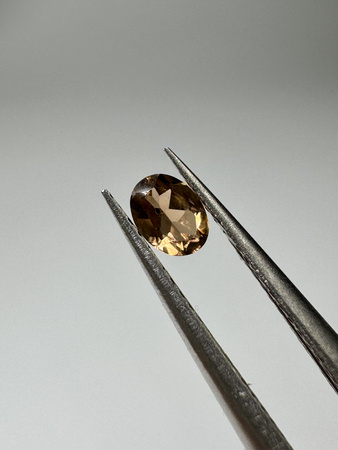 Turmalin fasetowany miedziany owal 4x3 mm