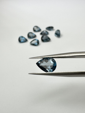 Topaz london blue gruszka fasetowany 8x6 mm