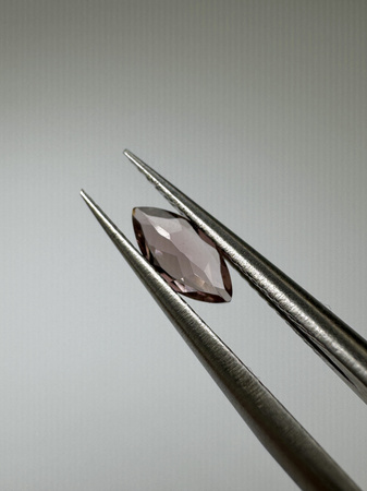 Turmalin fasetowany różowy markiza 6,7 x 3,2 mm