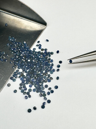 Szafir niebieski naturalny okrągły fasetowany fi 1,1 mm