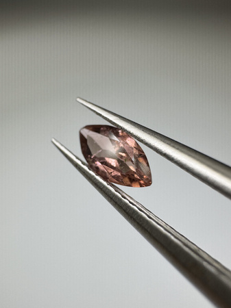 Turmalin fasetowany różowy markiza 6,74 x 3,3 mm