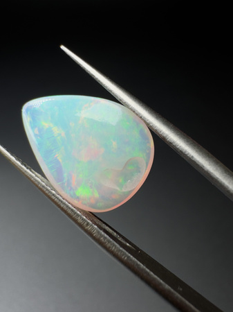 Opal naturalny kaboszon gruszka 13,91 x 10,83 mm