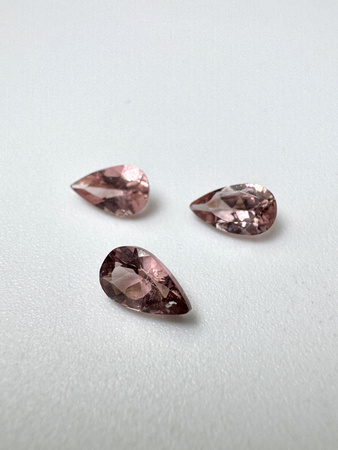 Turmalin fasetowany różowy gruszka 5 x 3 mm