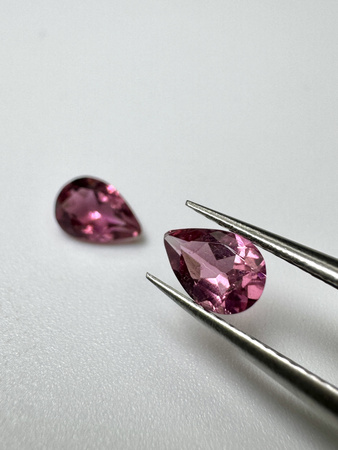 Turmalin fasetowany różowy gruszka 6x4 mm