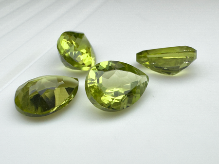 Perydot oliwin gruszka fasetowany 8x6 mm