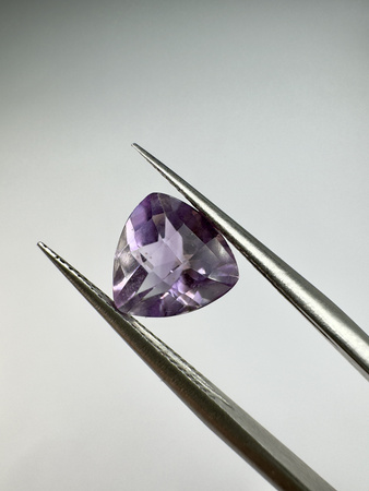 Ametyst naturalny fasetowany trylion 8x8 mm