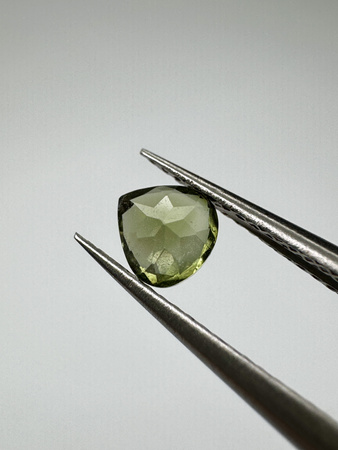 Turmalin fasetowany zielony gruszka 4,22 x 4,18 mm