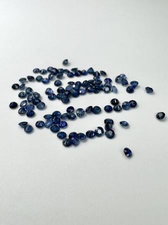 Szafir niebieski naturalny fasetowany okrągły fi 2 mm