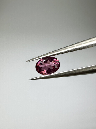 Turmalin fasetowany różowy owal 6x4 mm