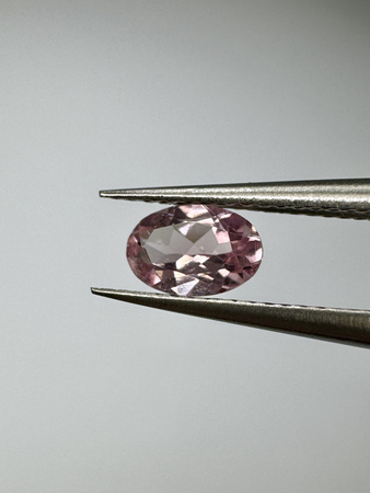 Turmalin fasetowany różowy owal 6x4 mm