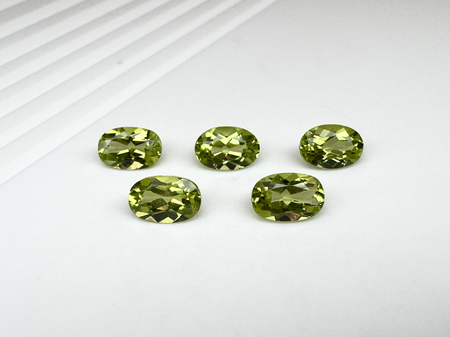 Perydot oliwin owal fasetowany 6x4 mm