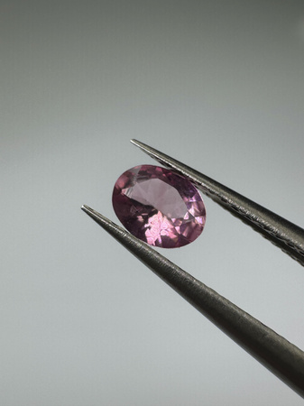 Turmalin fasetowany różowy owal 5 x 4 mm