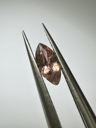 Turmalin fasetowany różowy markiza 7 x 3,5 mm