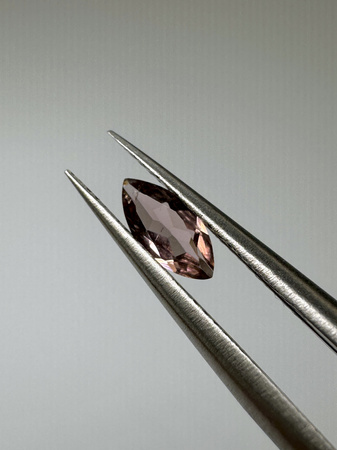 Turmalin fasetowany różowy markiza 6,7 x 3,2 mm
