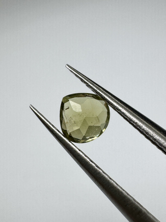 Turmalin fasetowany zielony gruszka 4,46 x 4,43 mm