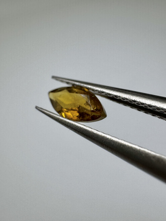 Turmalin fasetowany oliwkowy zielony markiza 7 x 3,5 mm