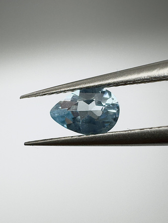 Topaz niebieski gruszka fasetowany 6x4 mm