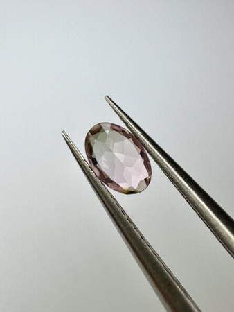 Turmalin fasetowany różowy owal 6x4 mm