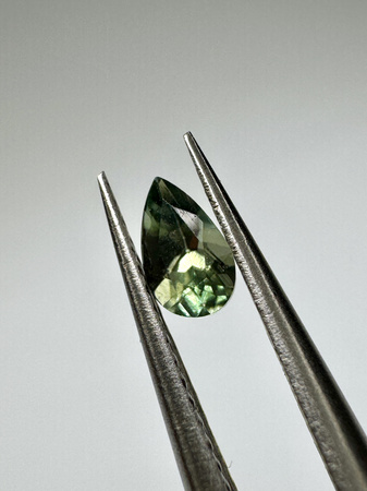 Turmalin fasetowany zielony gruszka 5 x 3 mm