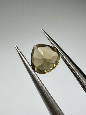 Turmalin fasetowany miedziany gruszka 4,31 x 4,31 mm