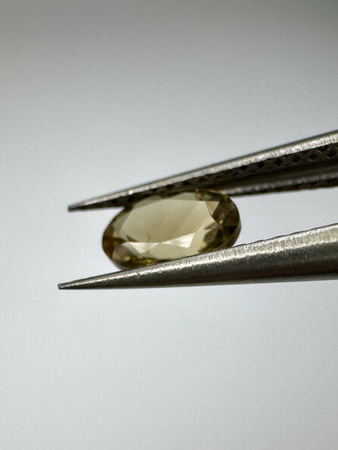 Turmalin fasetowany oliwkowy owal 6x4 mm