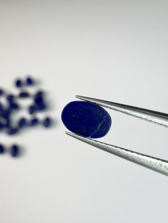 Lapis Lazuli kaboszon owal 6x4 mm