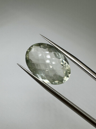 Zielony ametyst prasiolit fasetowany owal 19 x 13 mm