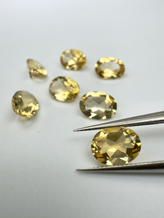 Cytryn fasetowany owal 8x6 mm