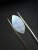 Moonstone rainbow kamień księżycowy fasetowany kaboszon markiza 16,4x8,3 mm